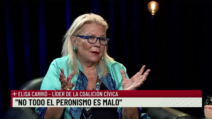 Cristina y Macri ya fueron', afirmó Carrió