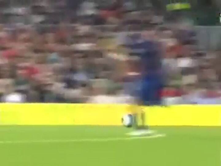 El primer gol de Messi a Sevilla, en 2006