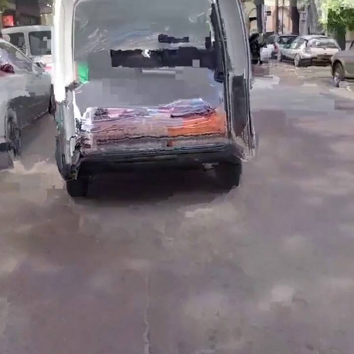 Campaña con un vehículo oficial