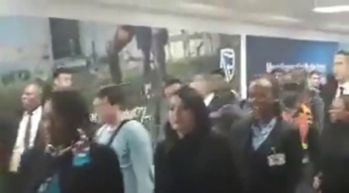 "Messi manía" por la llegada de Lionel a Sudáfrica - Fuente: Twitter