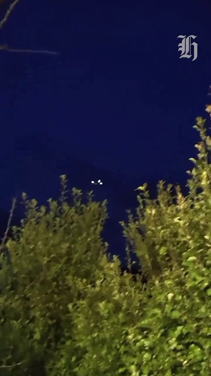 Un avión Boeing 737 aterrizó de emergencia en Nueva Zelanda tras el incendio de uno de sus motores