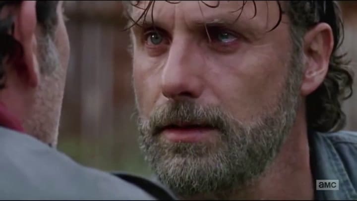 Carl a un paso de morir - Fuente: YouTube