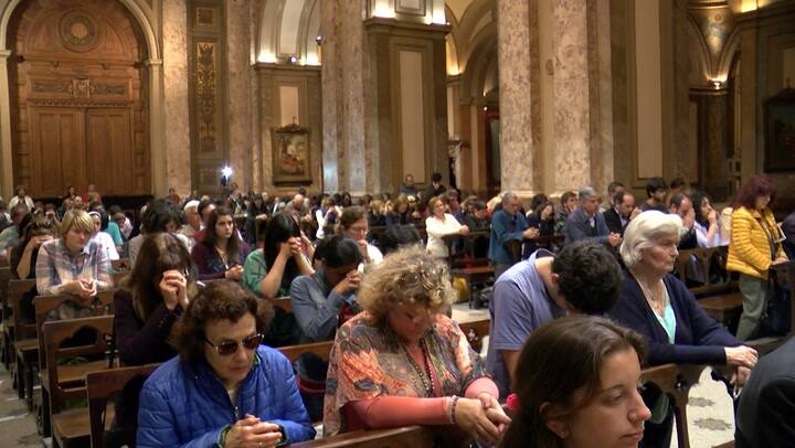 Mario Poli ofició una misa donde pidió 'por la vida de todos los marinos'