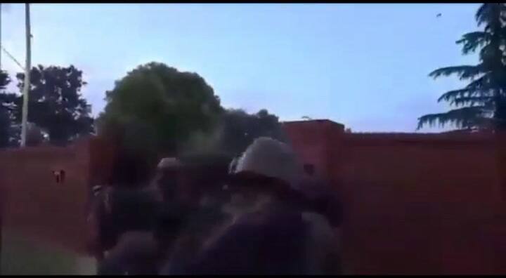 El momento en que Petrov, guardaespaldas de Moyano, dispara a la Policía Federal