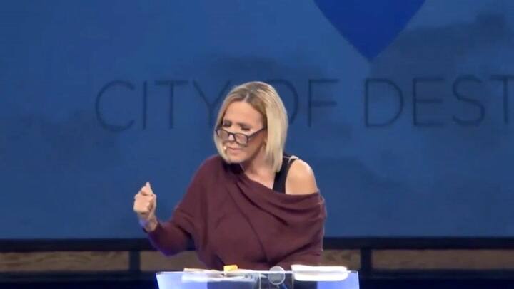 Paula White, la asesora espiritual de Donald Trump: 'Escucho el sonido de la victoria'