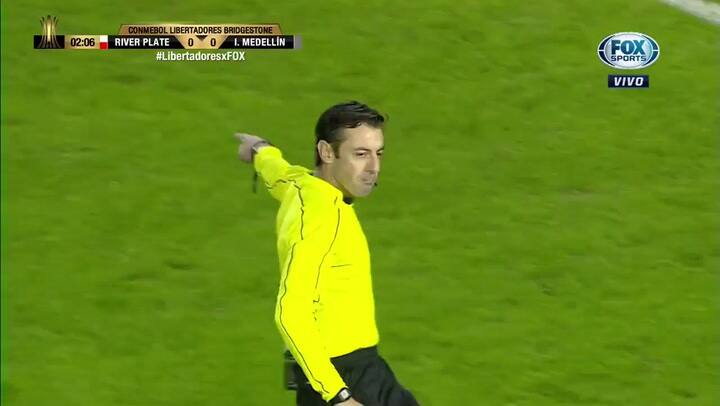 El primer penal que falla Lucas Alario en el equipo millonario