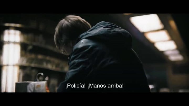 En el trailer se puede observar cómo El Acertijo destapa al superhéroe.