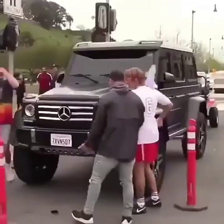 Justin Bieber le rompió el celular a un argentino que le quiso sacar una foto