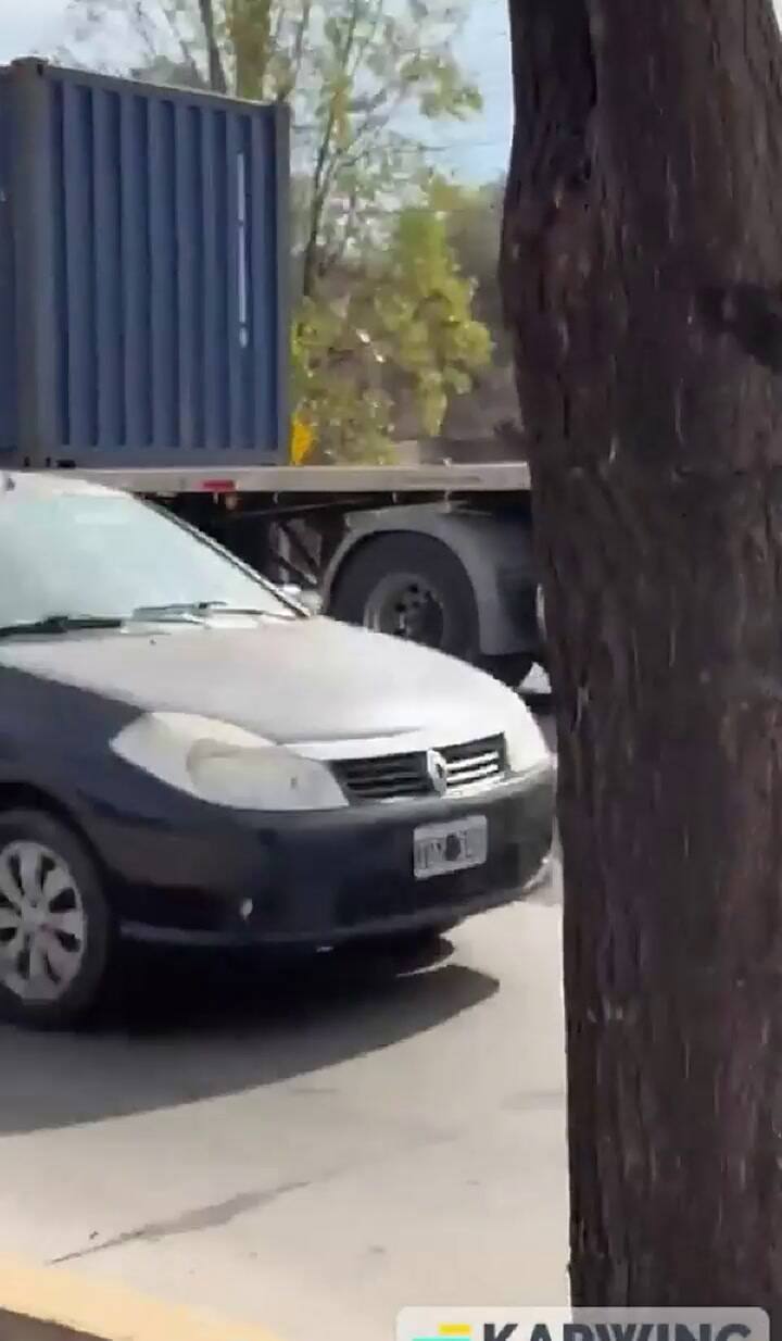 Un camionero discutió con otro y lo atacó a facazos en plena calle