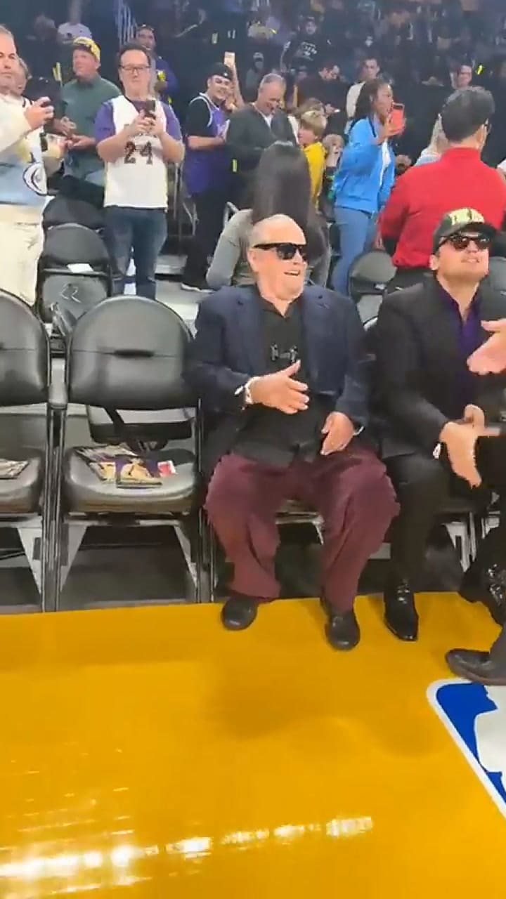 Jack Nicholson fue a ver a los Lakers