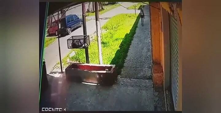 Un motociclista abusa sexualmente de una menor