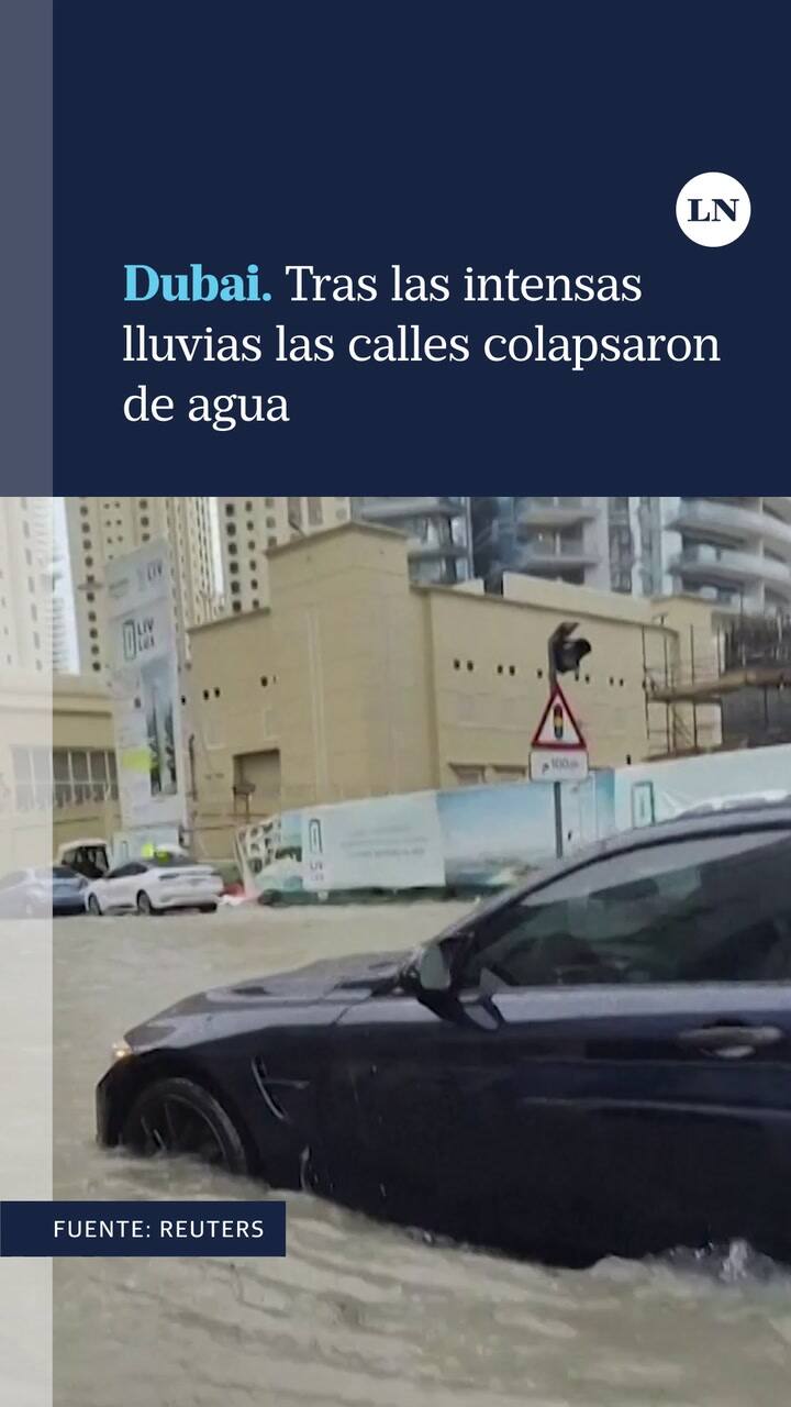 Dubai. Tras las intensas lluvias las calles colapsaron de agua