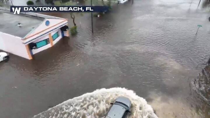 Daytona Beach sufre inundaciones debido a la tormenta tropical Nicole