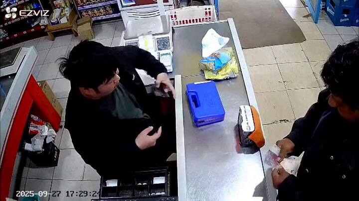 Ramallo: el dueño de un supermercado amenazó a un cliente con un arma tras verlo robar a través de las cámaras