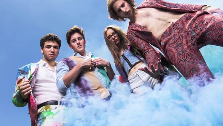 The Pelos - Mil Horas - Fuente: YouTube