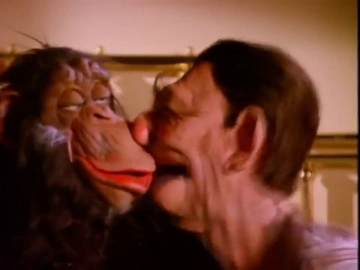 Genesis | Land Of Confusion - Fuente: Youtube