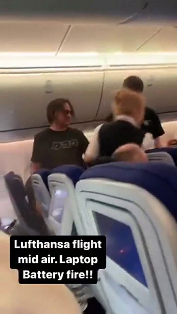 La batería de una notebook se prendió fuego en un avión