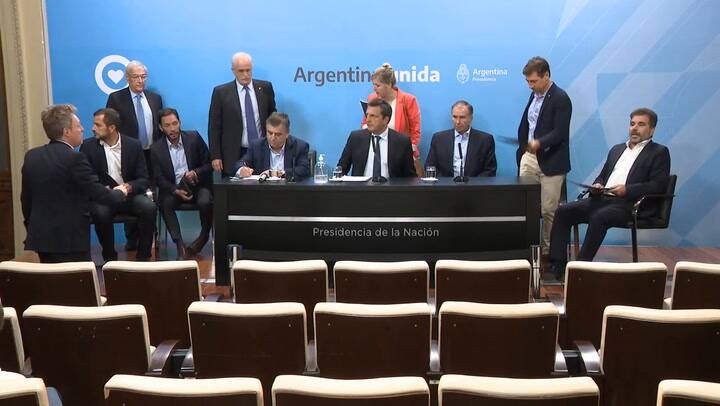 Conferencia de Sergio Massa con los jefes de los bloques parlamentarios