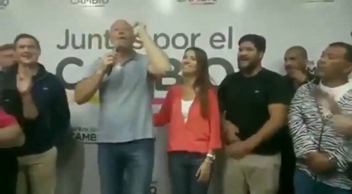 Tras su derrota electoral, Martiniano Molina cantó 'vamos a volver' - Fuente: Twitter