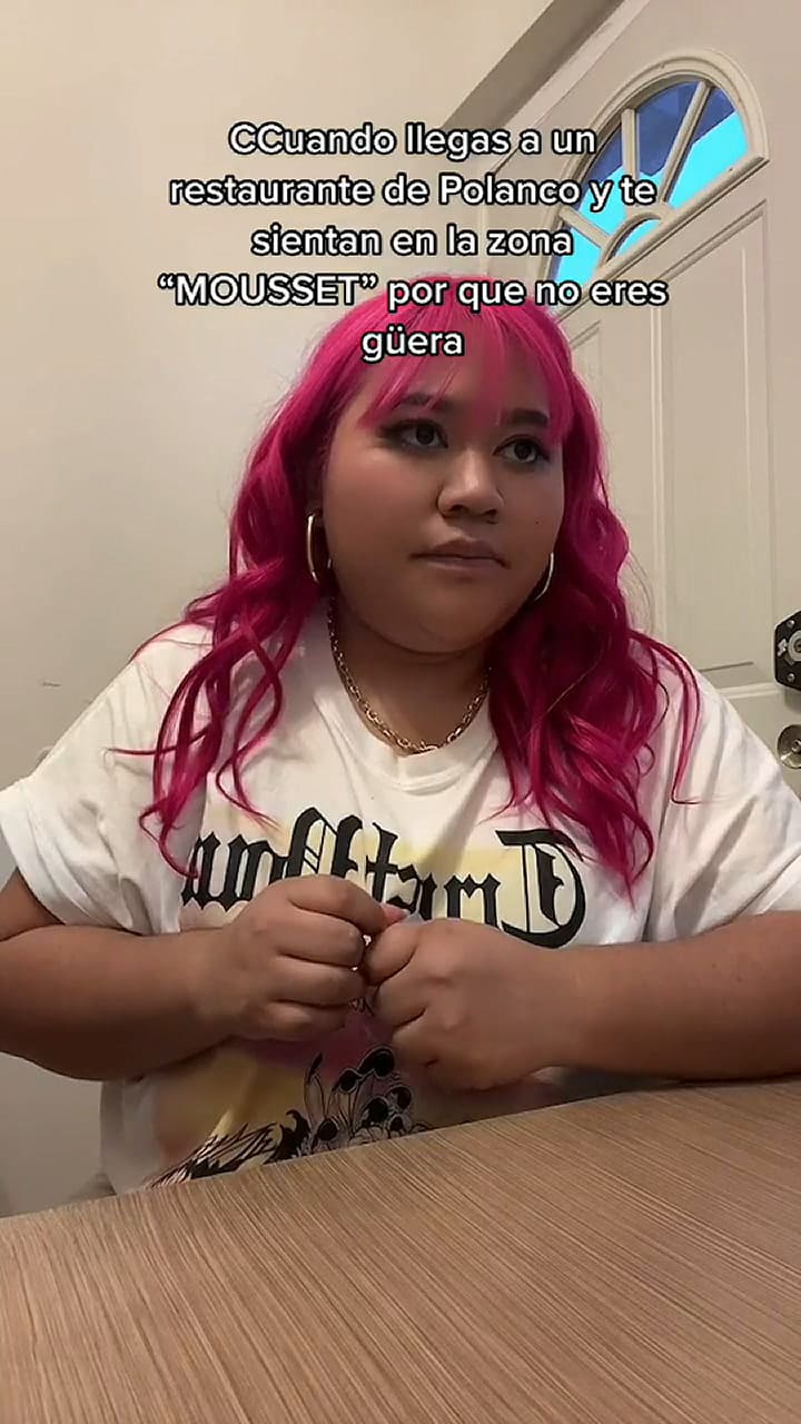 Le impidieron entrar a un restaurante por un detalle en su look y se hizo viral