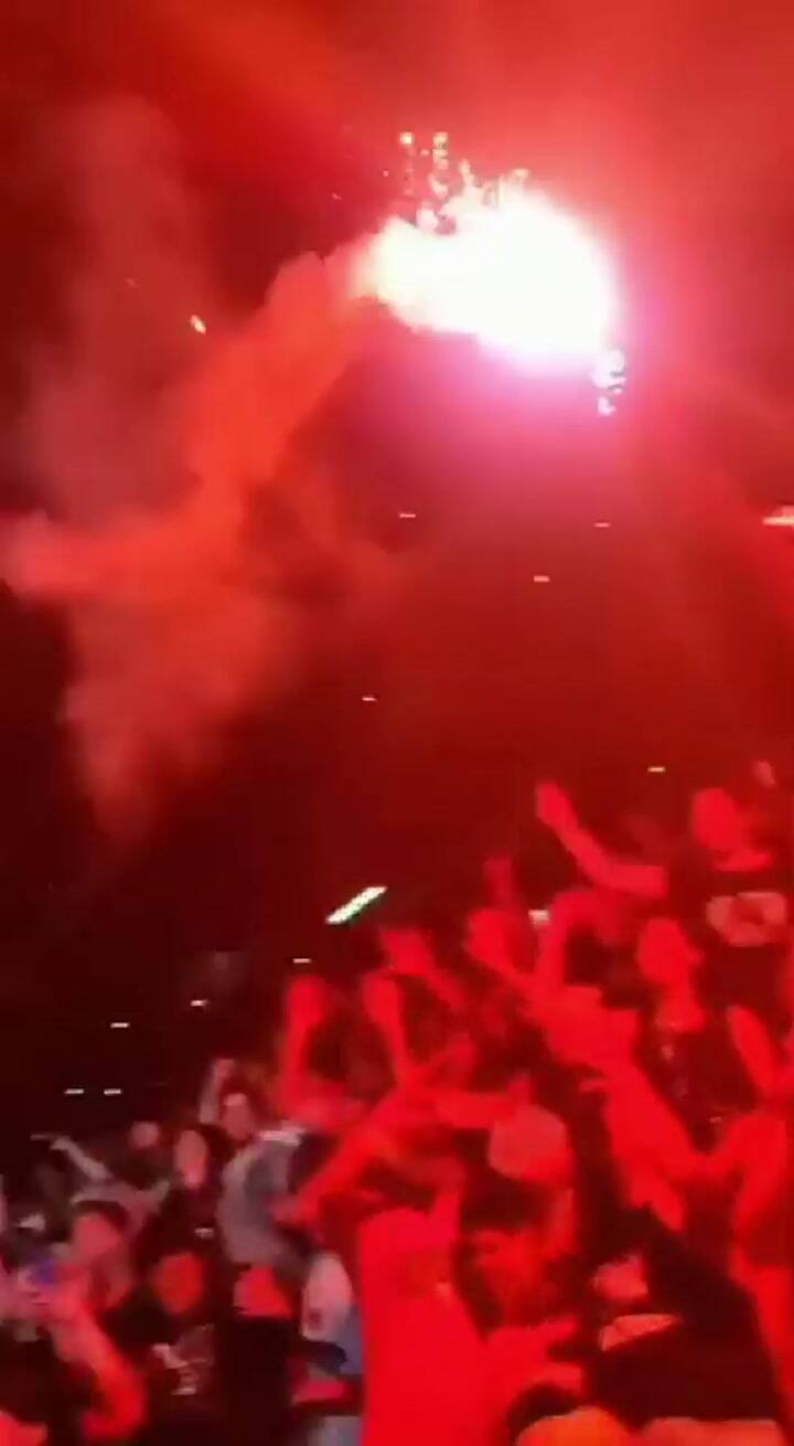 Tensión en el recital de la banda del Indio: prendió una bengala e hirió a una mujer