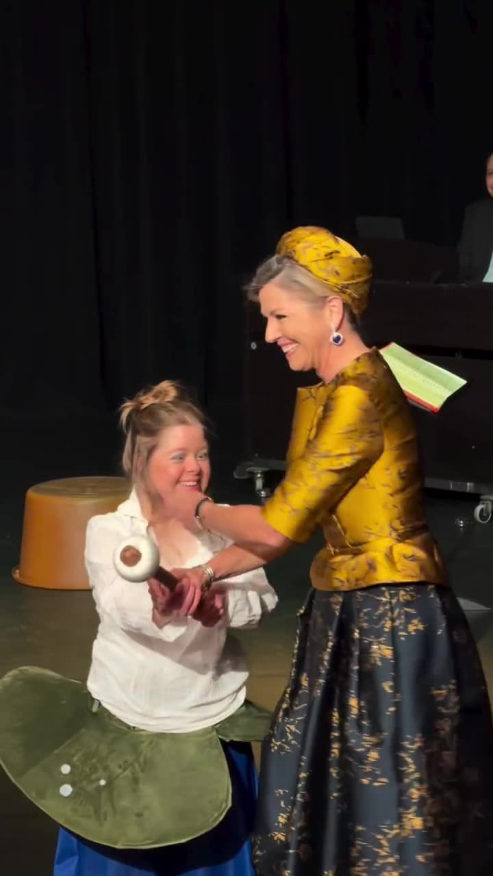 El look bicolor de la Máxima Zorreguieta