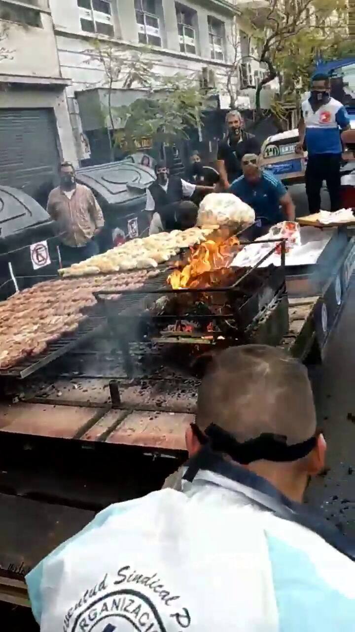 El chorimóvil de Camioneros - Crédito: Twitter @tachero_k