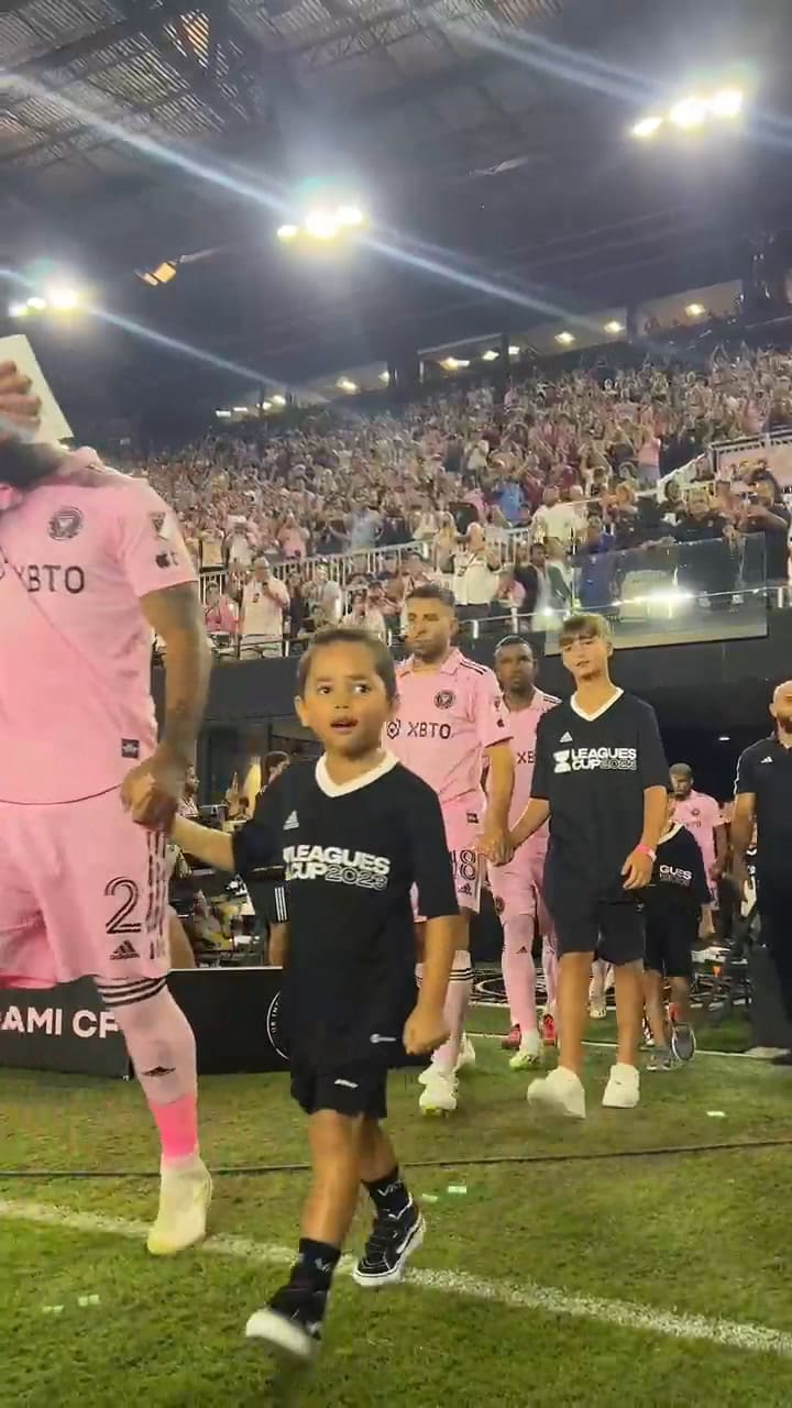 Harper Beckham acompañó a Lionel Messi en el partido del Inter Miami ante Charlotte
