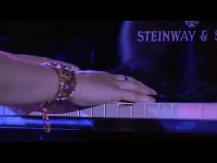 Smells Like Teen Spirit, versión de Tori Amos