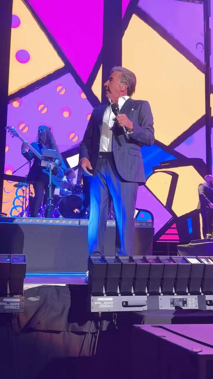 La modelo estuvo en una zona preferencial durante el recital