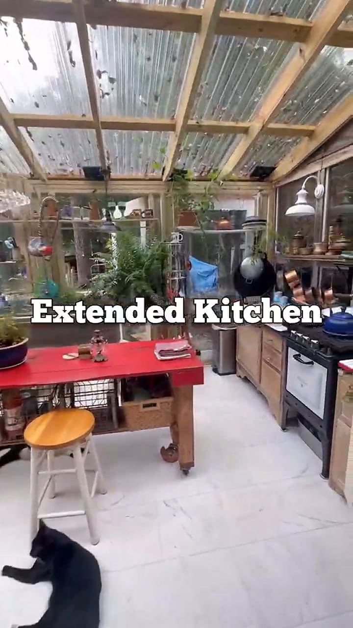 Así fue la transformación del hogar de una pareja que dejó Miami por el bosque