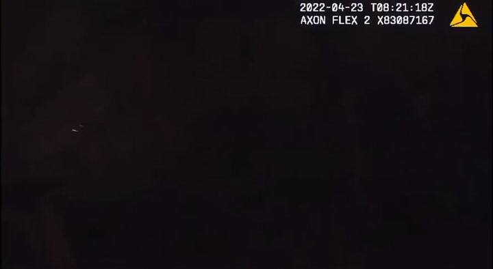 Escaló los balcones de un edificio para rescatar a un bebé de un incendio