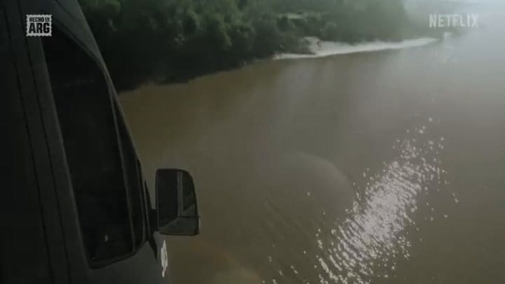 En el barro, tráiler oficial