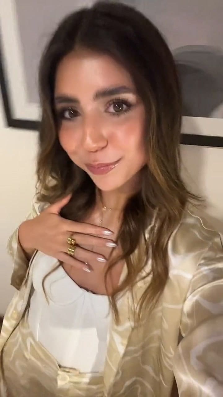 Camila Mayan y un palito para Alexis Mac Allister con una canción de Taylor Swift