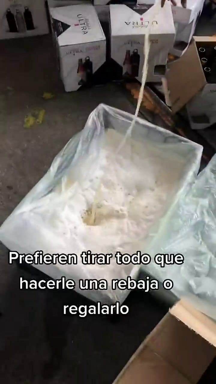 Un empleado de supermercado reveló qué hacen con la cerveza que está a punto de vencer.
