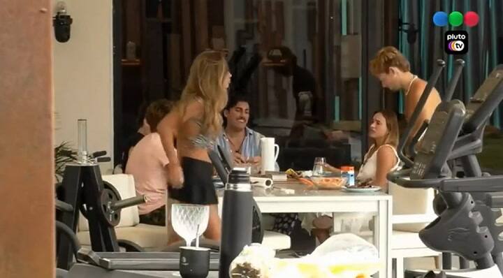 Gran Hermano: a poco de la gran final, Nacho maltrató a Julieta