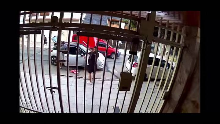 Violento asalto por un grupo de delincuentes armados en Lomas del Mirador