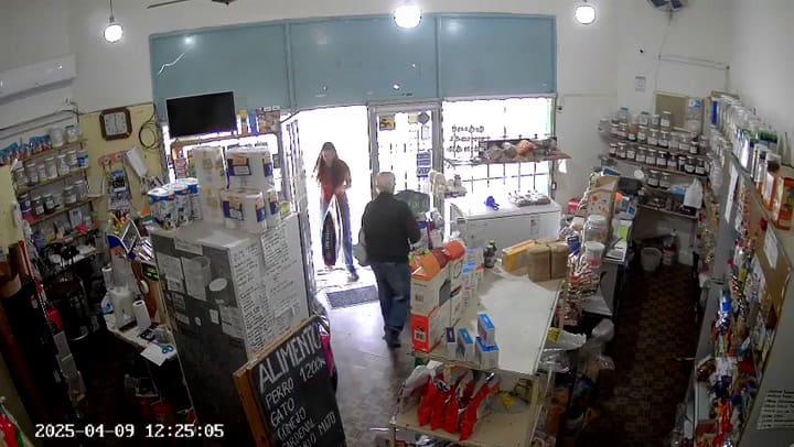 Violento robo de un abuelo a una dietética