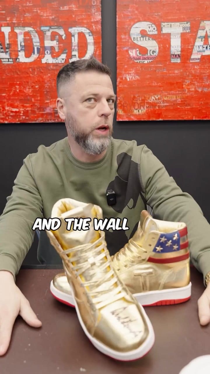 Pago US$9000 por unas zapatillas autografiadas por Donald Trump
