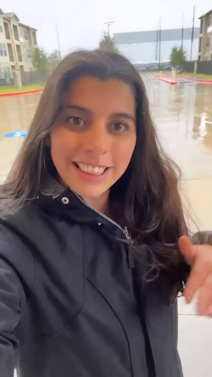 Es chilena, vive en Texas y se mostró feliz al contar que pudo comprarse su segundo auto