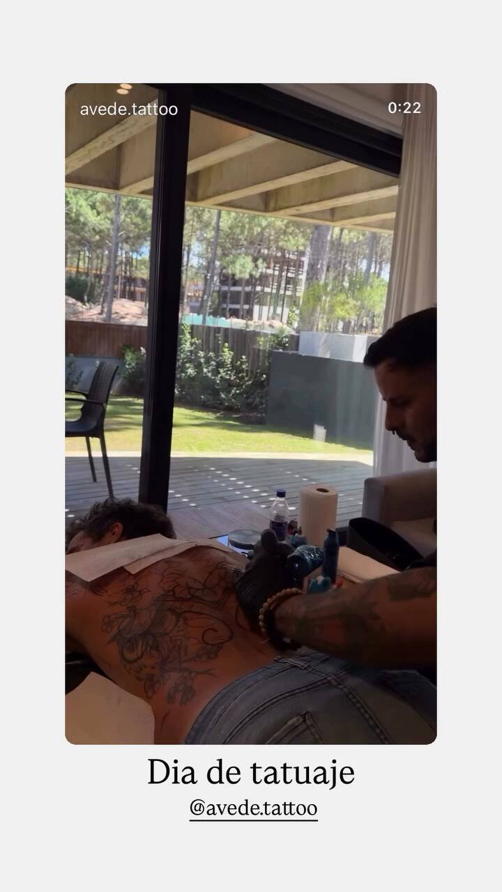 El impactante tatuaje de Nicolás Cabré que cubre toda su espalda