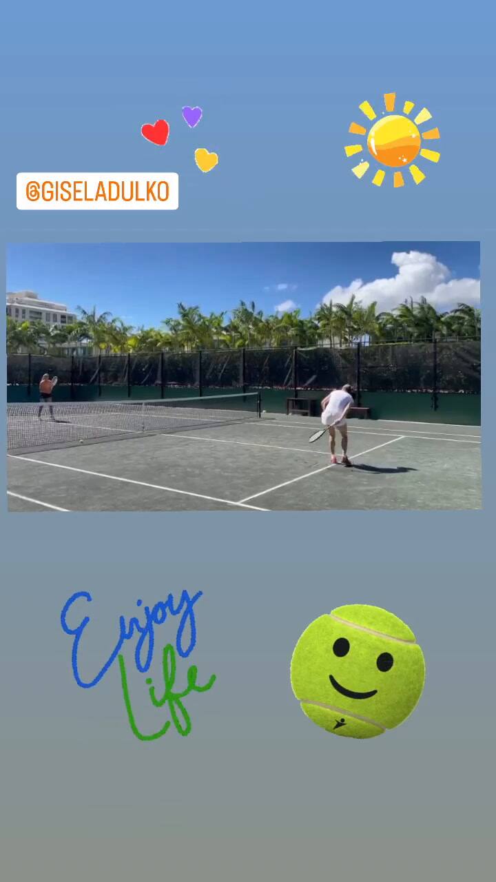 Gisela Dulko y Gabriela Sabatini en acción