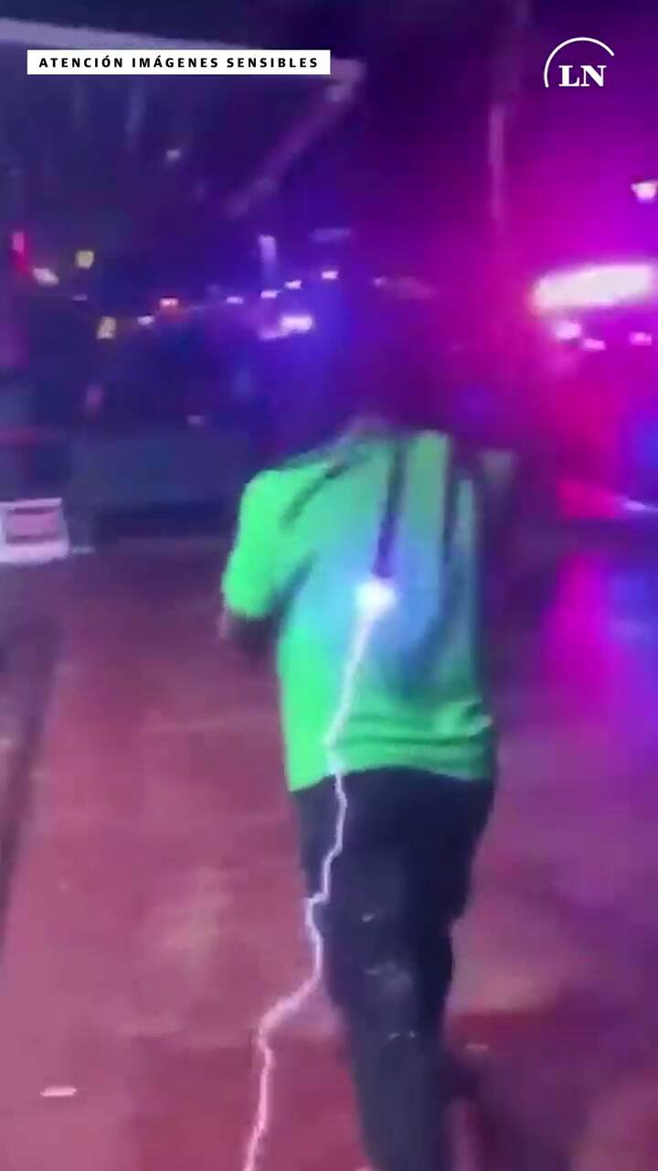 Las imágenes muestran el violento episodio en la madrugada de este domingo