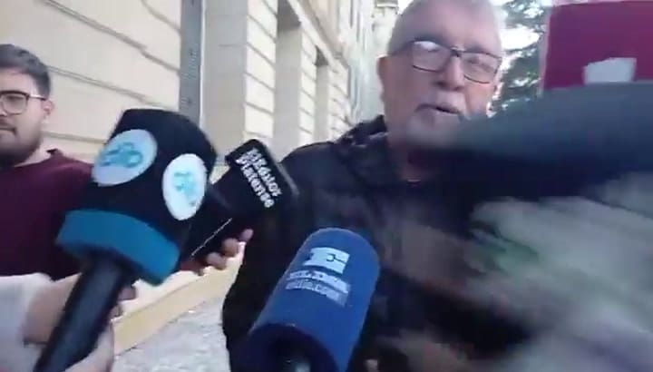 Francisco Adorni vivió un incómodo momento cuando fue a votar: un joven le quiso dejar dinero para Karina Milei