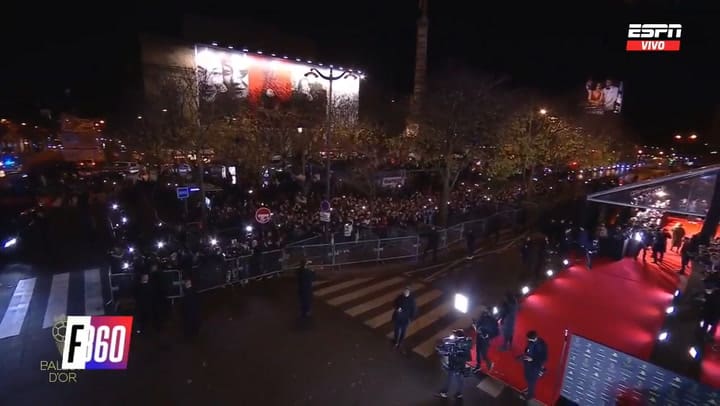 La imponente llegada de Messi a la ceremonia del Balón de Oro