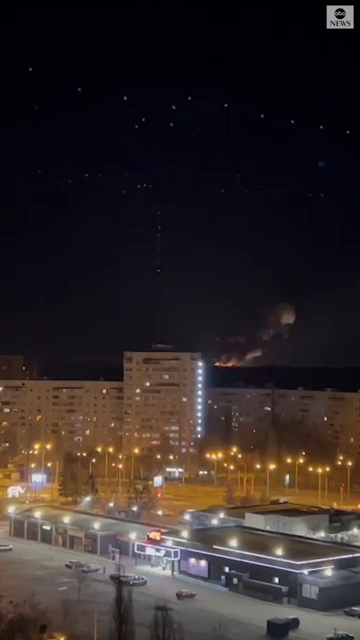 Humo y llamas en Kharkiv, Ucrania