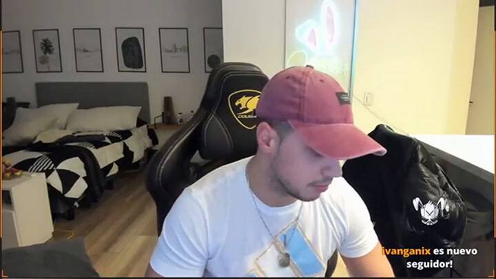 Tras su separación, Conejo rompió en llanto