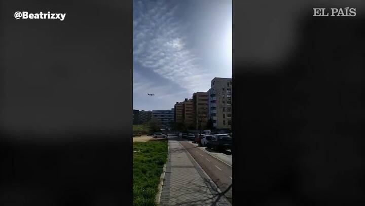El avión de Air Canadá vuela bajo por los alrededores de Barajas - Fuente: YouTube