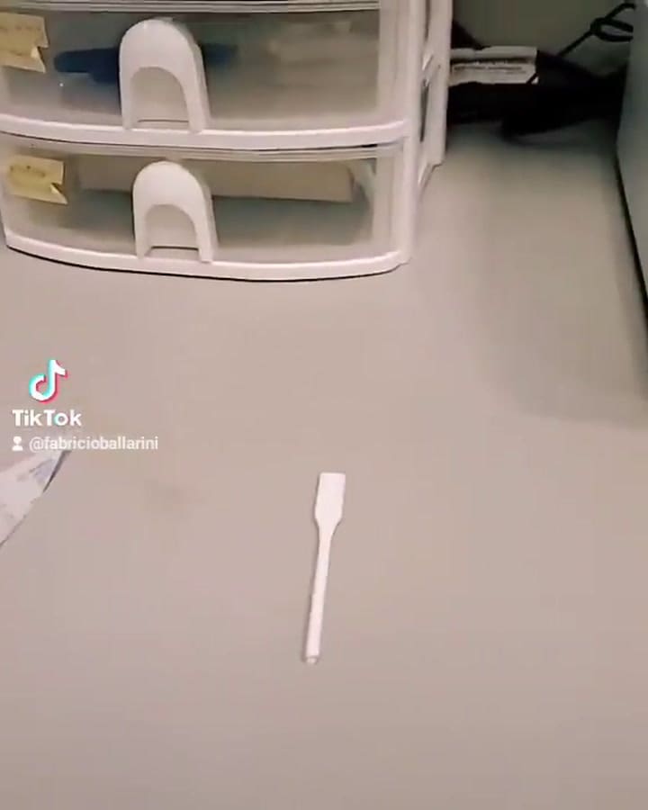 La explicación de Federico Ballarini sobre la adhesión de objetos al cuerpo