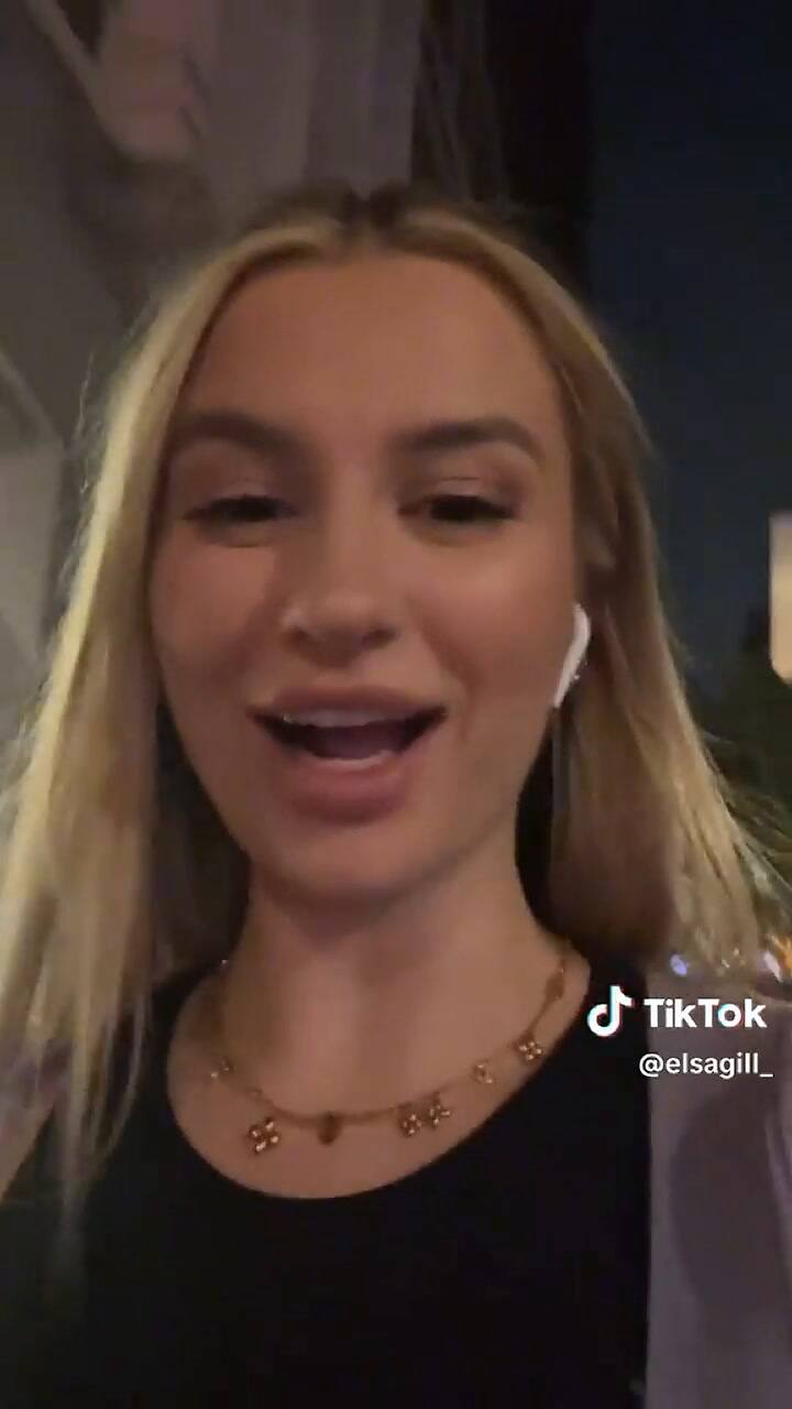 Tuvo la primera cita con un chico que conoció por internet, pero recibió un mensaje que la descolocó